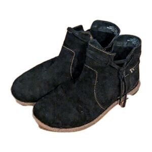 Born Wynter Comfort Ankle Bootie Black Suede ($130)Size 7.5